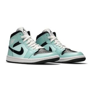2021 women’s air Jordans 1 mid “aqua black” **no box**